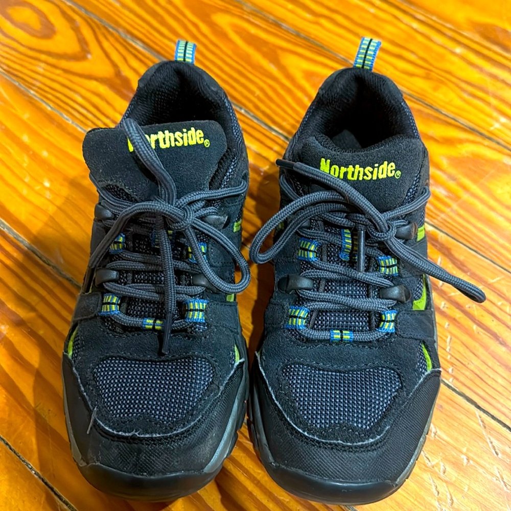 Size 2 kids Northside sneakers